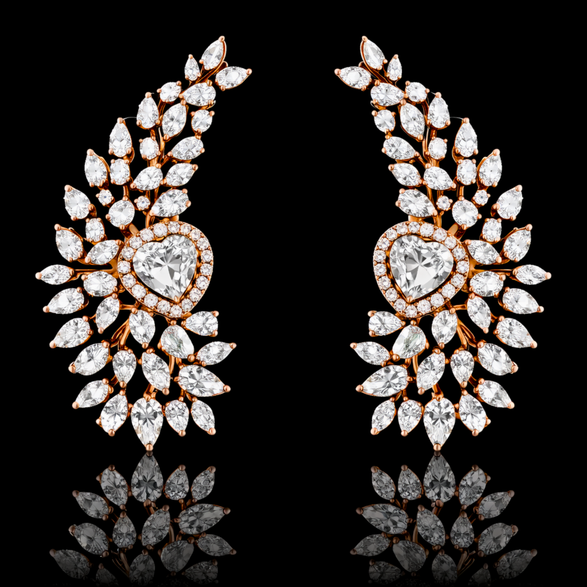 Véskara Amoura Heart Diamond Ear Cuff