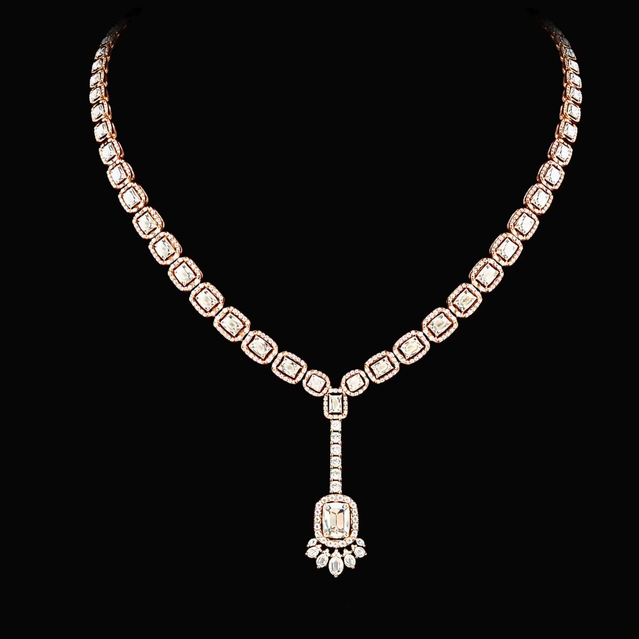 Véskara Vintage Halo Diamond Pendant Necklace