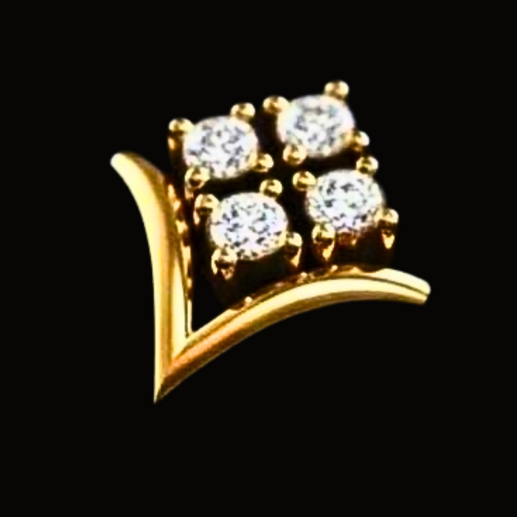 Véskara Petal Glow Diamond Stud Earrings