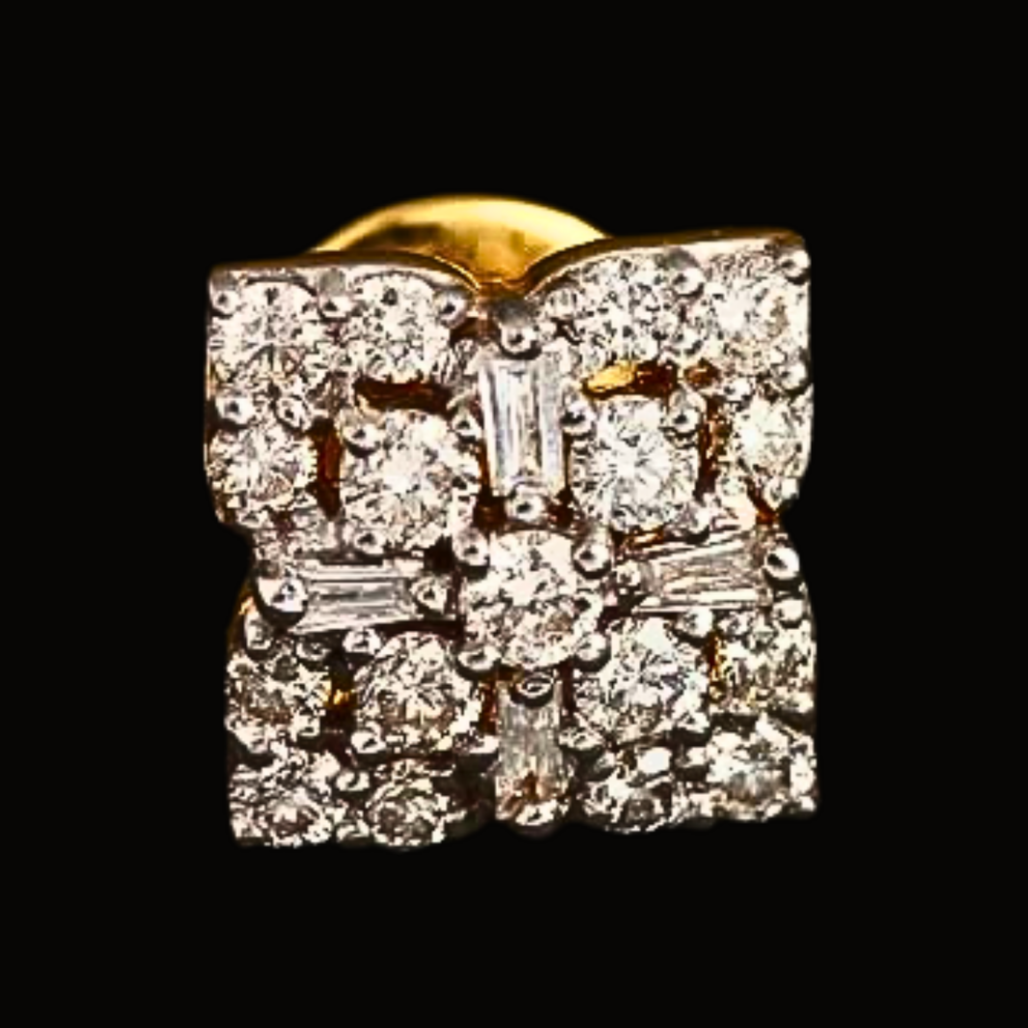 Véskara Lumière Diamond Cluster Stud Earrings