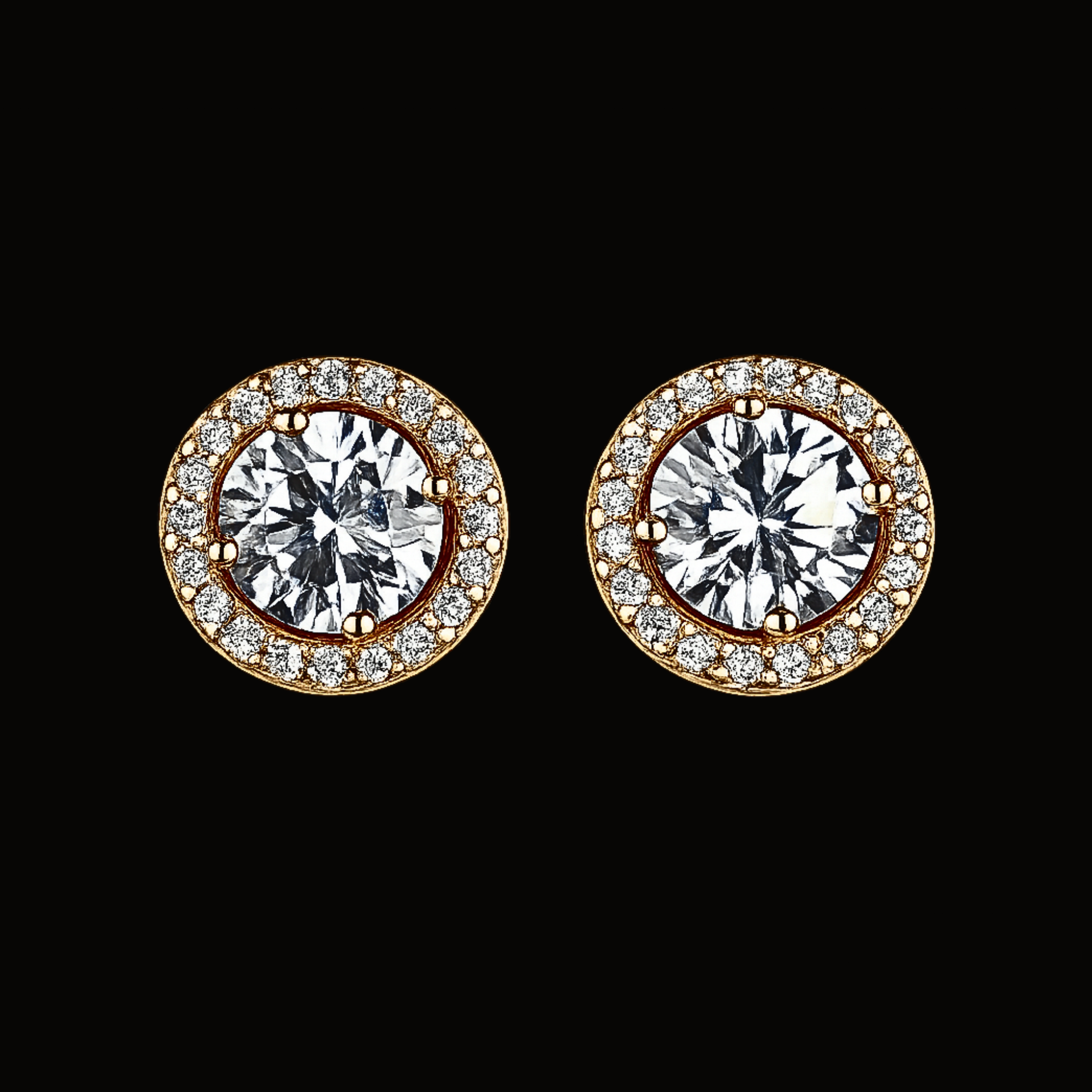 Véskara Halo Brilliance Diamond Stud Earrings