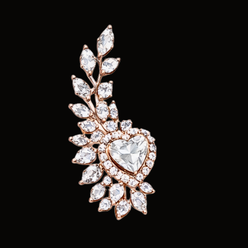 Véskara Amoura Heart Diamond Ear Cuff