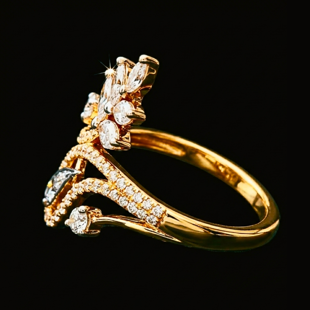 Véskara Marquise Diamond Petal Ring