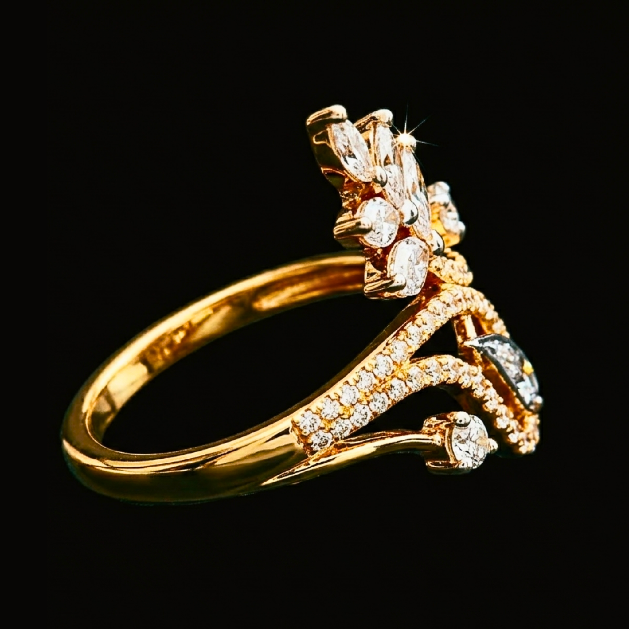Véskara Marquise Diamond Petal Ring