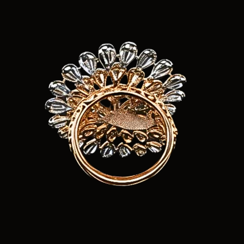 Véskara Sunburst Crown Statement Ring